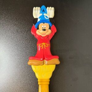 Vintage Walt Disney World Mickey Mouse Fantasia 16” Molded Back Scratcher